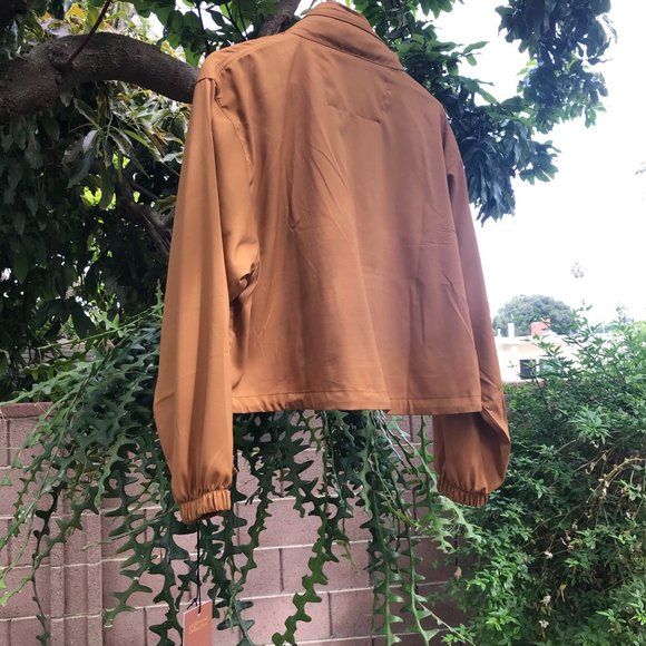 SOLD Girlfriend Collective Twig Windbreaker - Picture 2 of 7